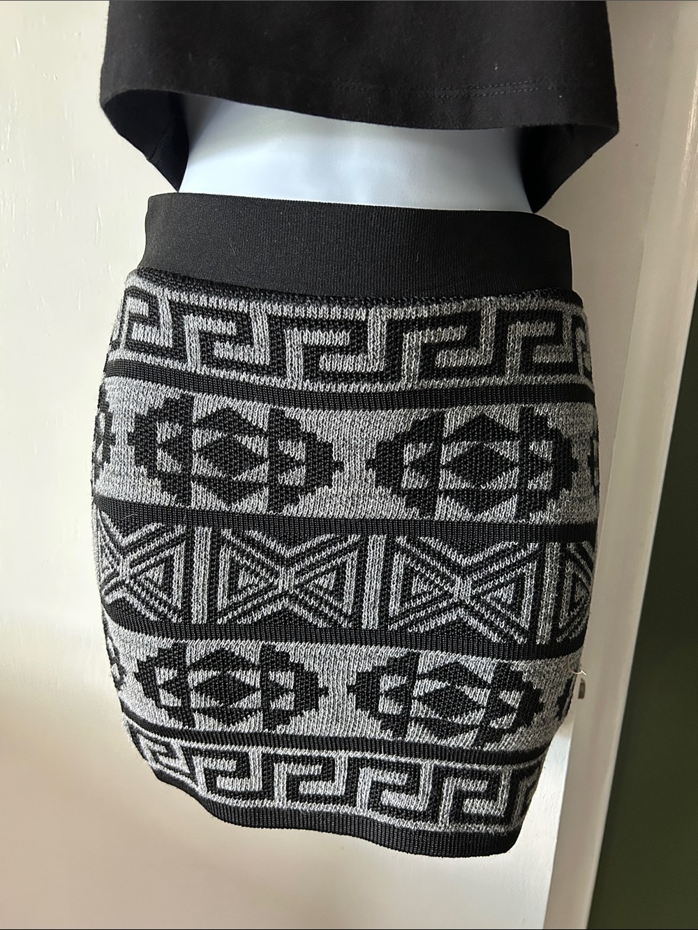 Hera - Patterned Knit Mini-Skirt